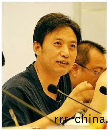 包(bao)滿(man)珠(zhu)教(jiao)授